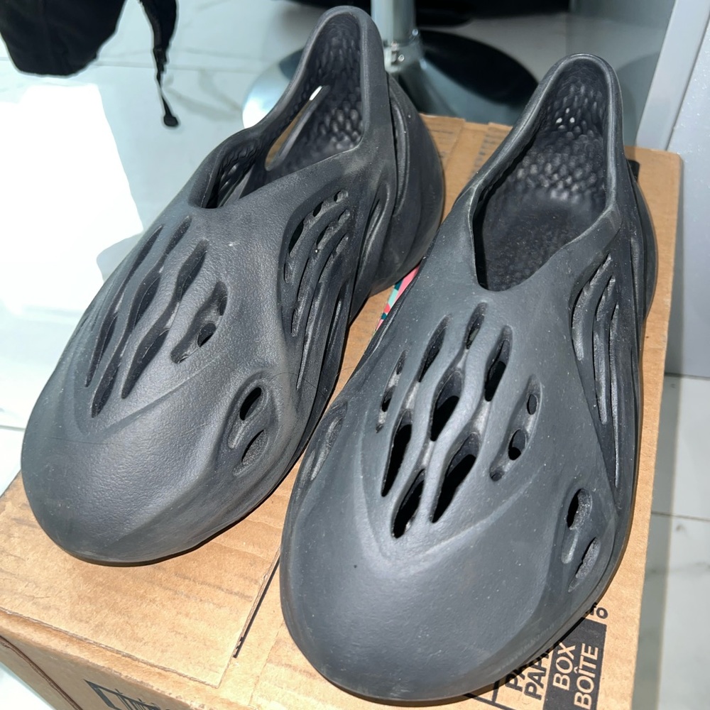 Yeezy foam runners